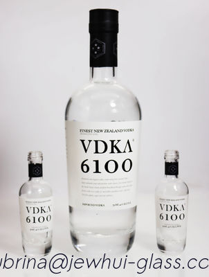 Αγορά 750ml VDKA 6100 VODKA GLASS BOTTLE, SUPER FLINT, PAPER LABEL DECORTION, New Zealand Vokda διαδικτυακή κατασκευή