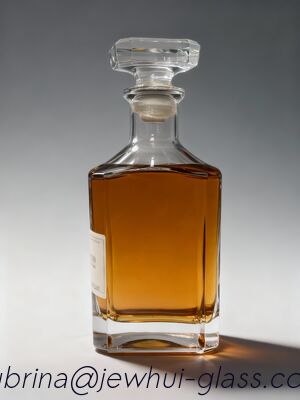 Καλή τιμή 700ml καθαρίστε τα μπουκάλια ποτού γυαλιού/το μπουκάλι γυαλιού ουίσκυ σε απευθείας σύνδεση